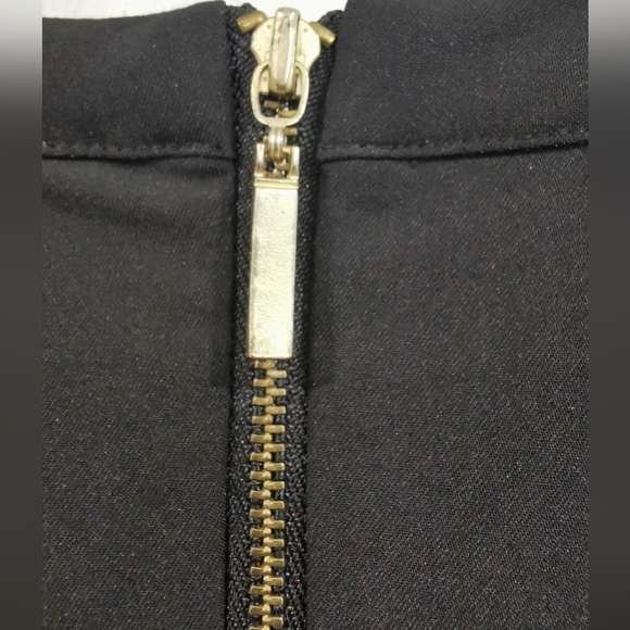 00 / XXS Black Structured Lined Gold Zipper Dress - Picture 6 of 11